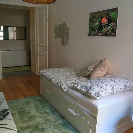 Lovely Apartment In The Heart Of Грац Екстериор снимка