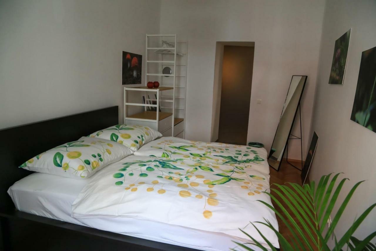 Lovely Apartment In The Heart Of Грац Екстериор снимка